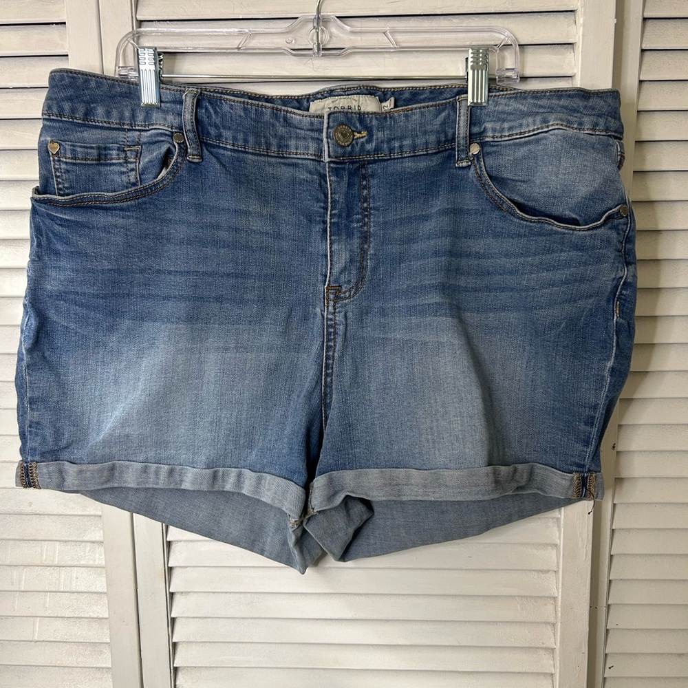 Torrid Classic Mid-Rise Denim Shorts - Size 22